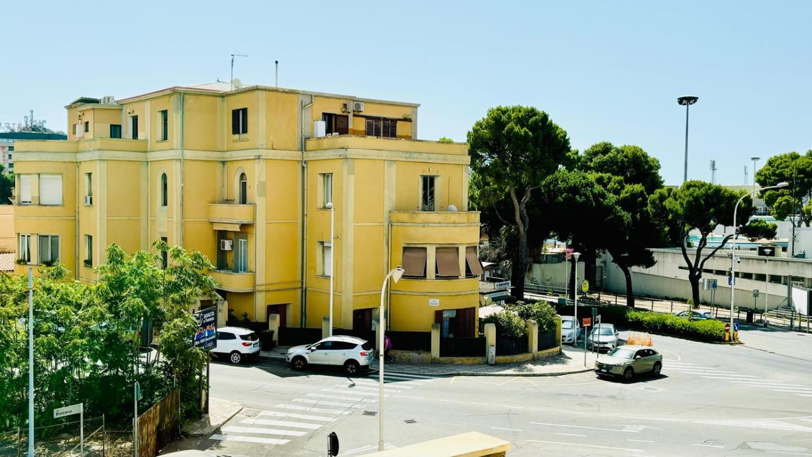 Sunshine Apartment - Appartamento Vicino Al Mare, Cagliari, Sardinia Exterior photo